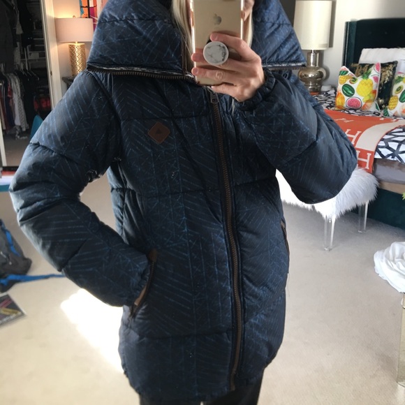 ๐ Reversible snow burton jacket ! ๐ - Picture 5 of 8